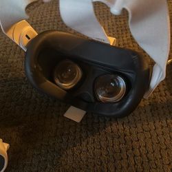 Meta - Quest 2 Advanced All-In-One Virtual Reality Headset - 128GB Qty: