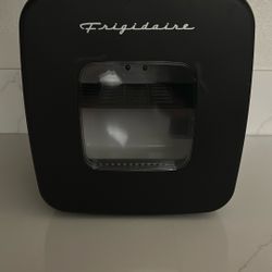 Frigidaire Retro Mini Fridge For Beverages Or Skincare