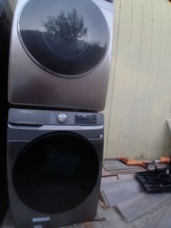 Samsung stackable washer and dryer both work