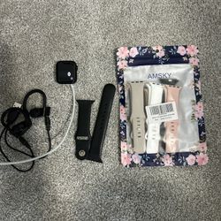Apple Watch SE (latest) GPS & Cellular With Accessories 