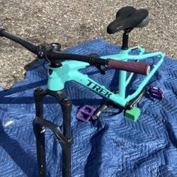 2023 Trek Roscoe 7 -Excellent Condition , Only Rode A Few Times !  