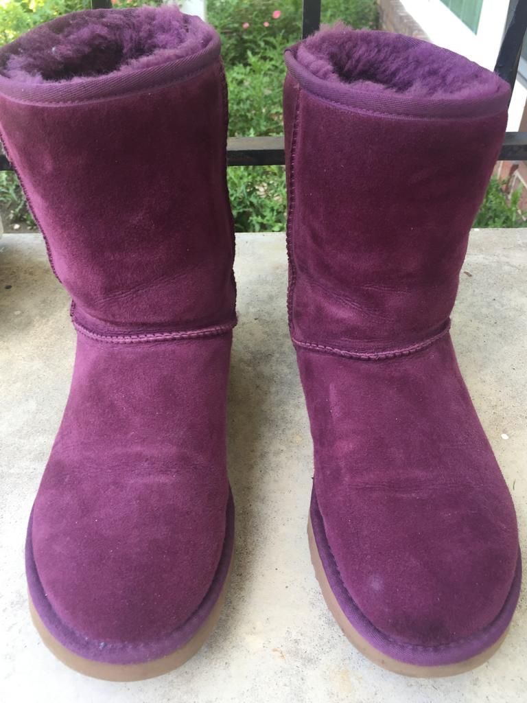 UGGS BOOTS 3/4 Length