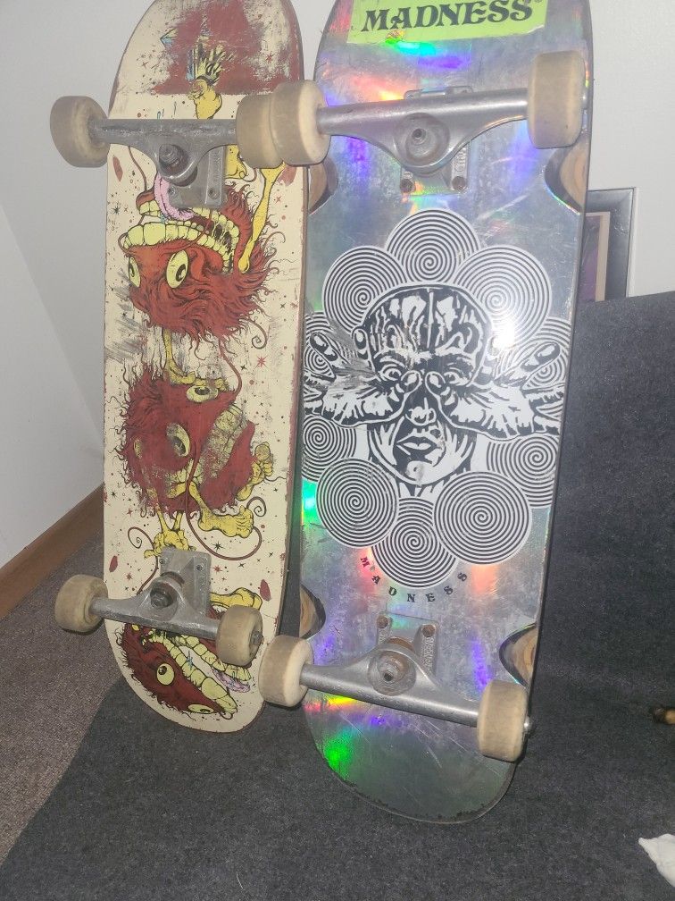 2 Skateboards