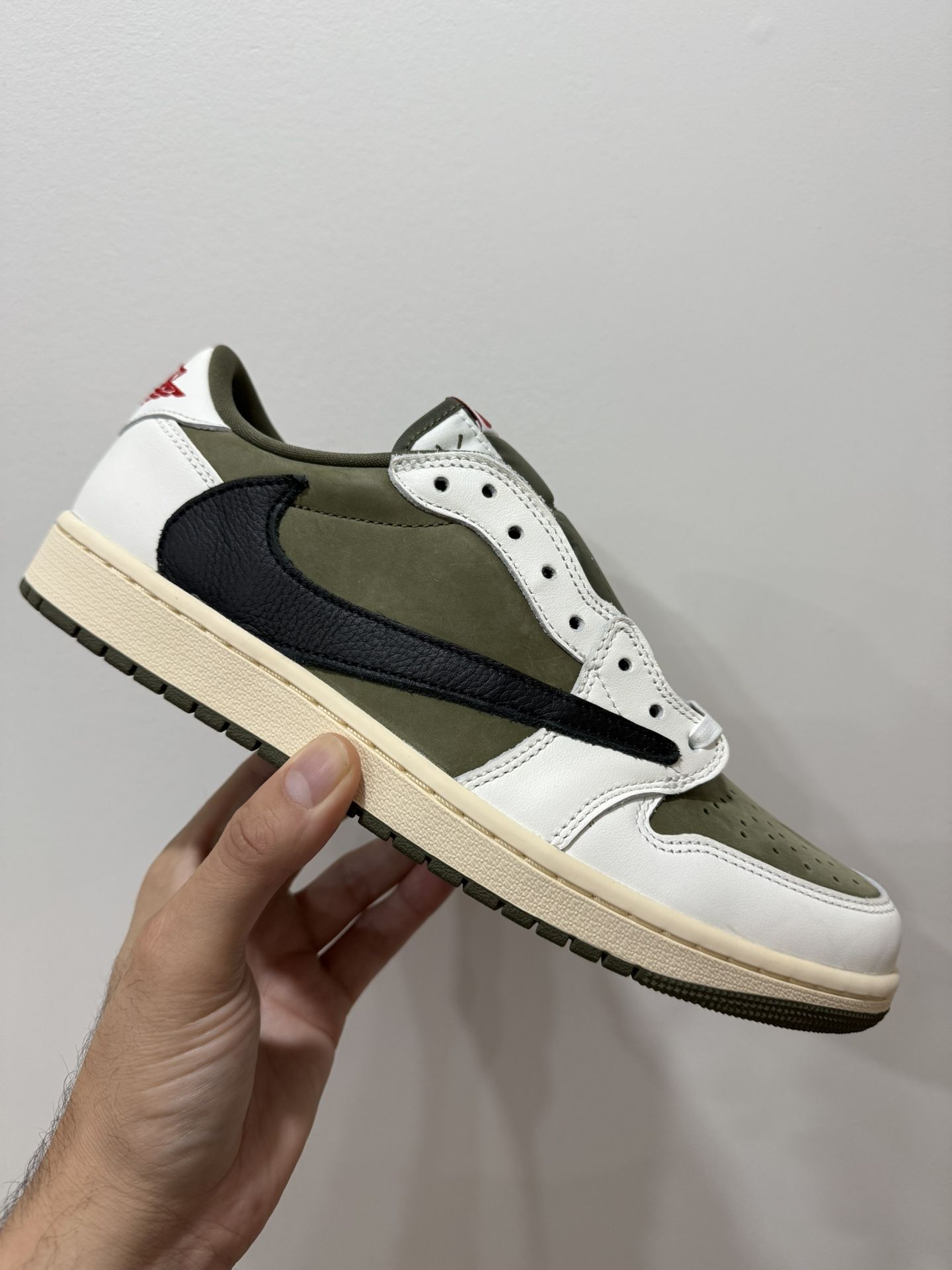 Jordan 1 Travis Scott Medium Olive
