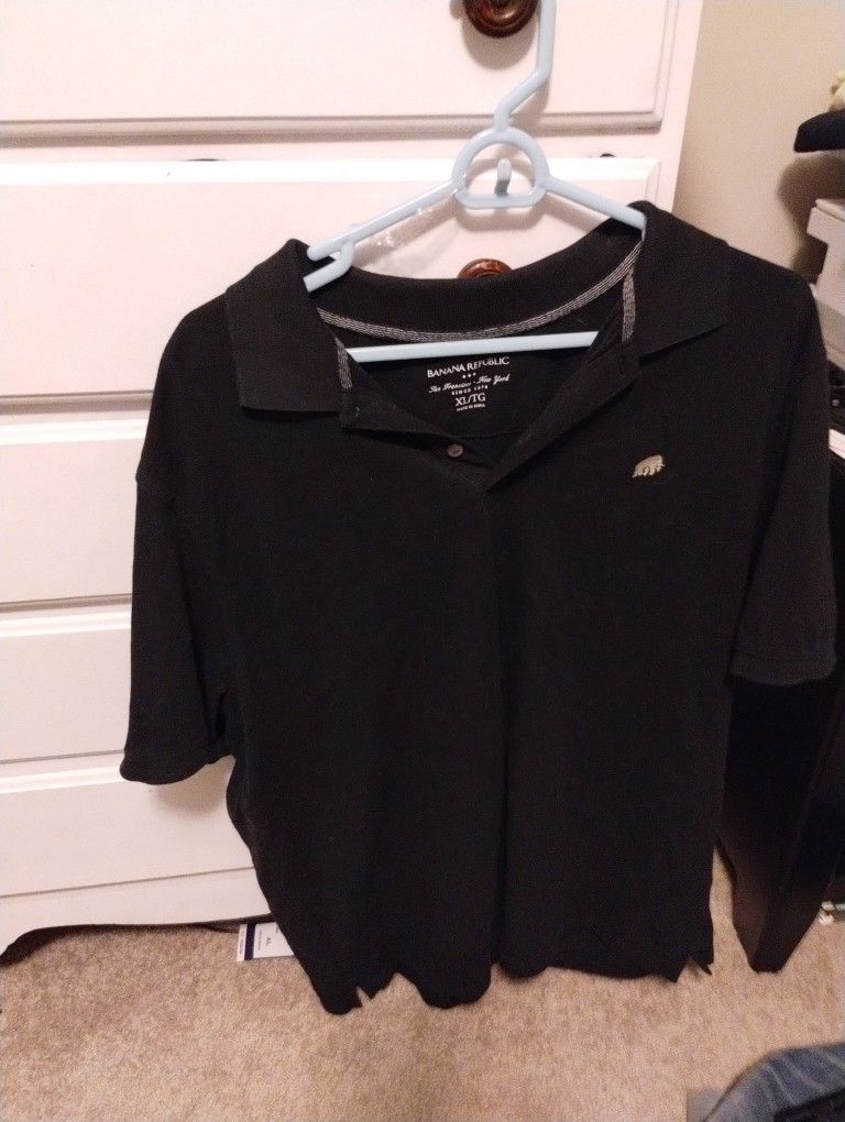 Banana Republic: men XL black polo shirt
Great shape. Normal wear. Solid black