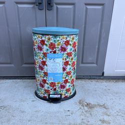 The Pioneer Woman 10.5 gal Stainless Steel Oval Kitchen Garbage Can, Breezy Blossom