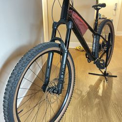 2026 Trek Roscoe 8 XL Like New Trail Mountain Bike