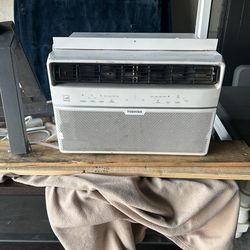 Window ac and bracket OBO