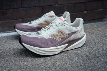 New balance fuel cell rebel v5 women size 7.5
