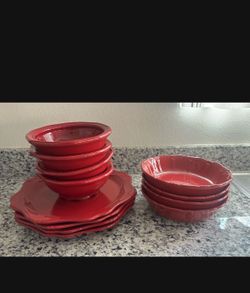 Princess House - set of 12 red Plates