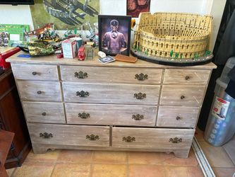 Dresser