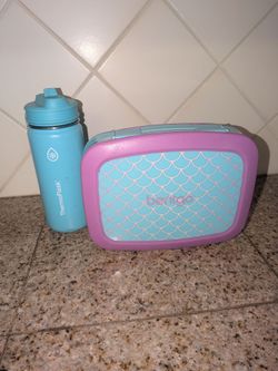 Bentgo lunchbox and bottle