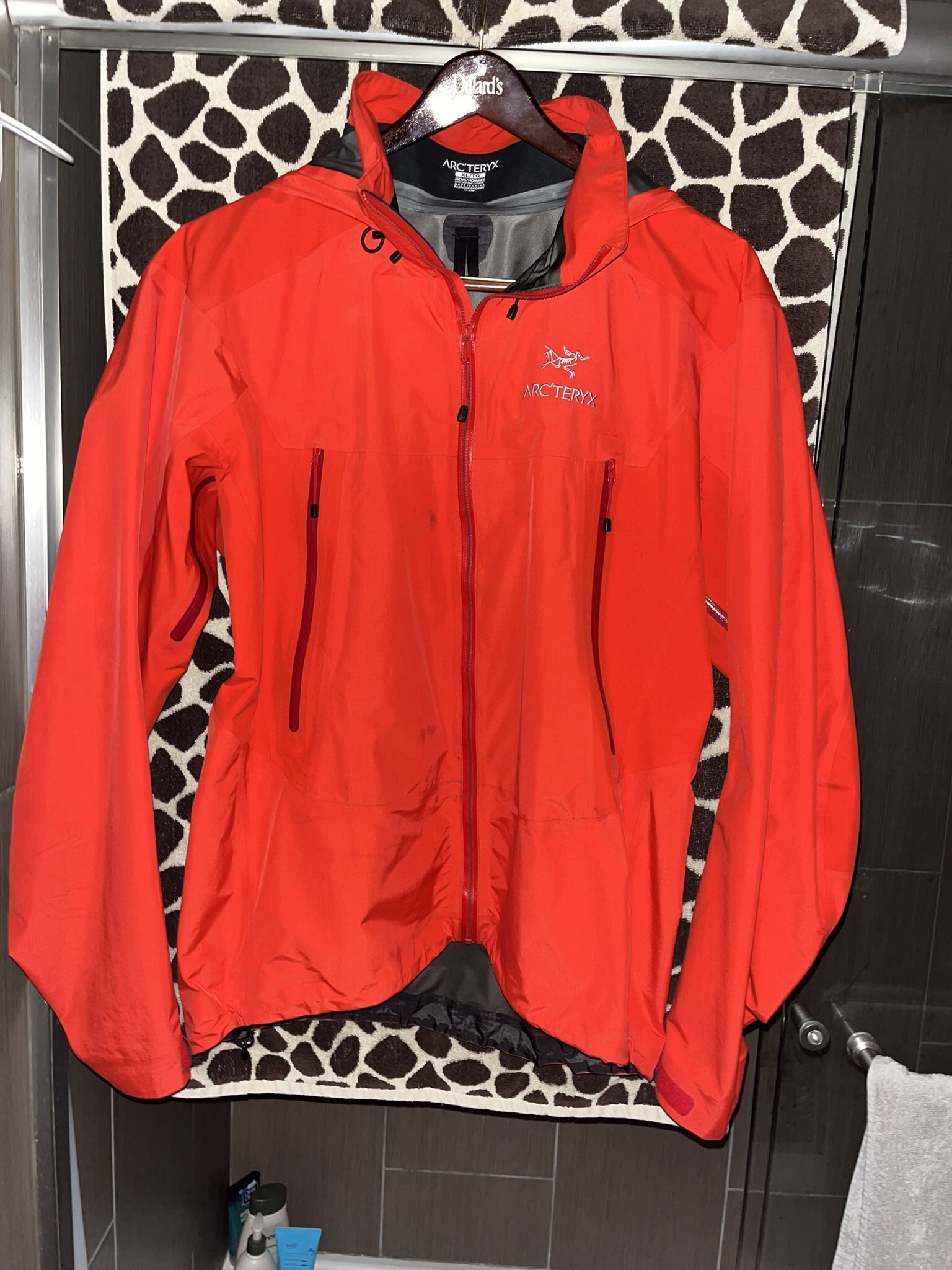 Arc’teryx Gore-Tex / Waterproof Jacket / Orange/ XL