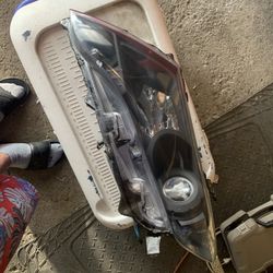 Toyota Venza 09/15 Headlights