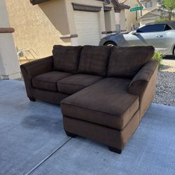 BEAUTIFUL BROWN SECTIONAL + FREE DELIVERY 