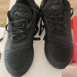 Size 8 AIRMAX 270 WEMEN SHOES