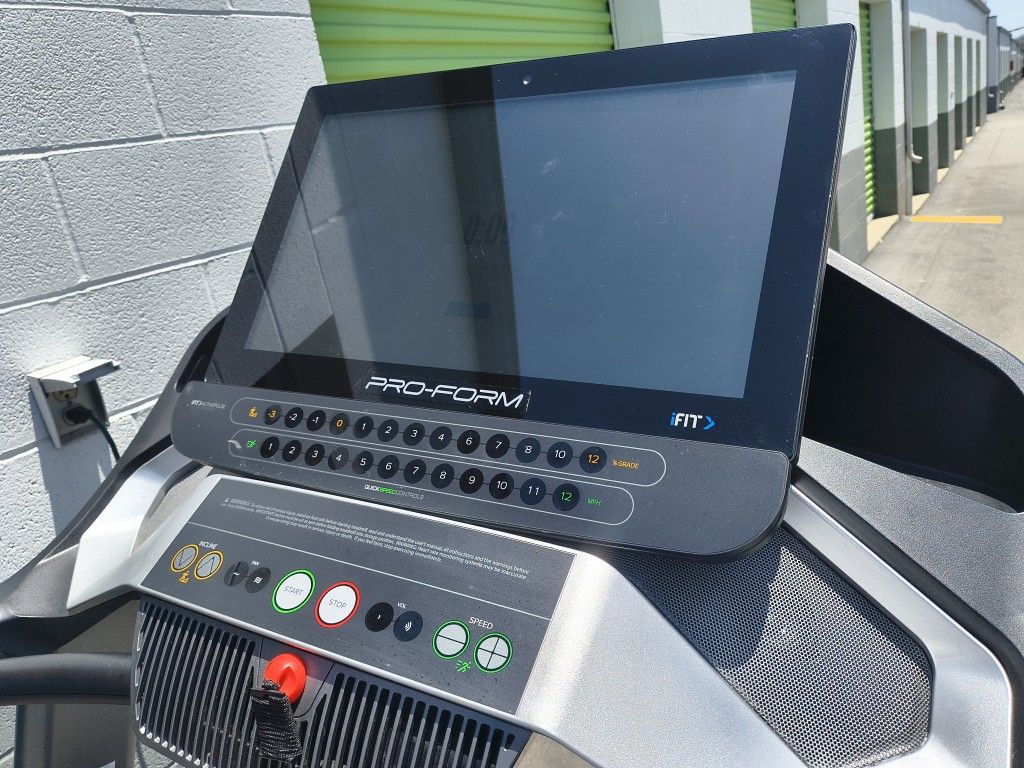 (Like New ) ProForm Pro 9000 Smart Treadmill