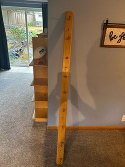 Shaker coat hanger
