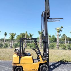 Nissan Komatsu 4000 Pound Propane Forklift Fork Lift