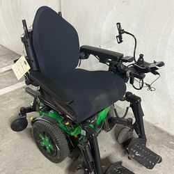 Quantum iLevel Edge 3 Power Tilt Wheelchair