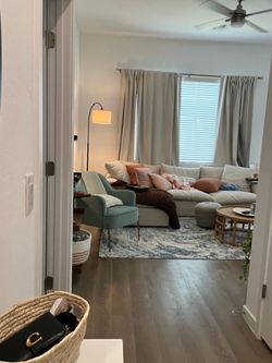 Like new, luxurious gorgeous couch