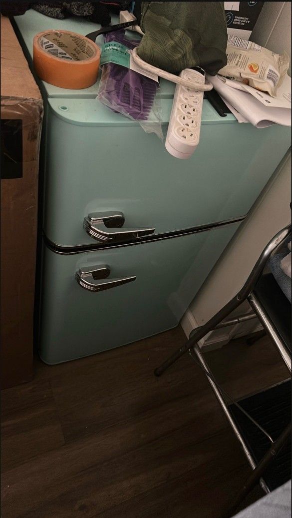 Mini Fridge