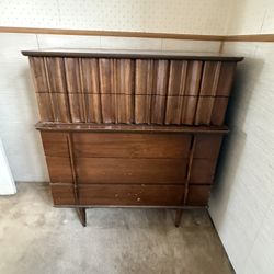 Wood Dresser Set With Mirror