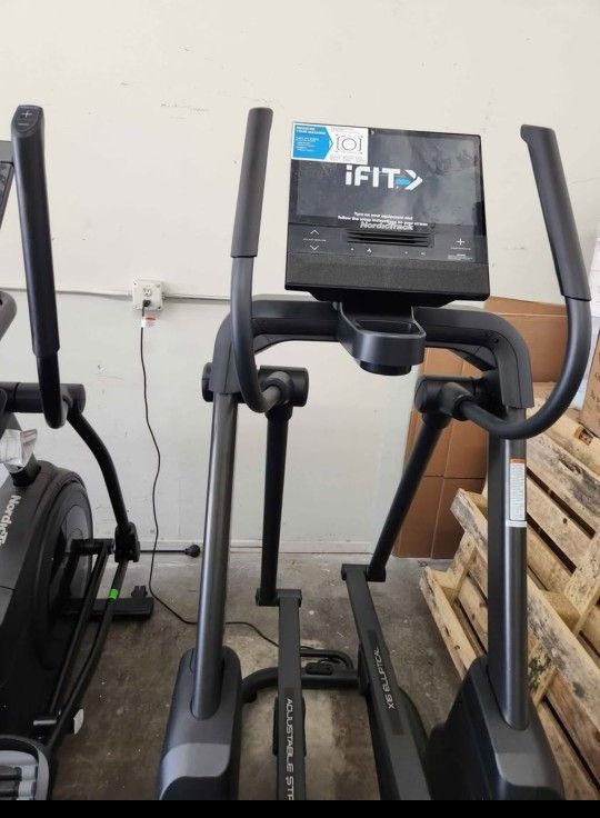 Fullerton - Nordictrack X16 Elliptical- 10% incline 10% decline - 1000$