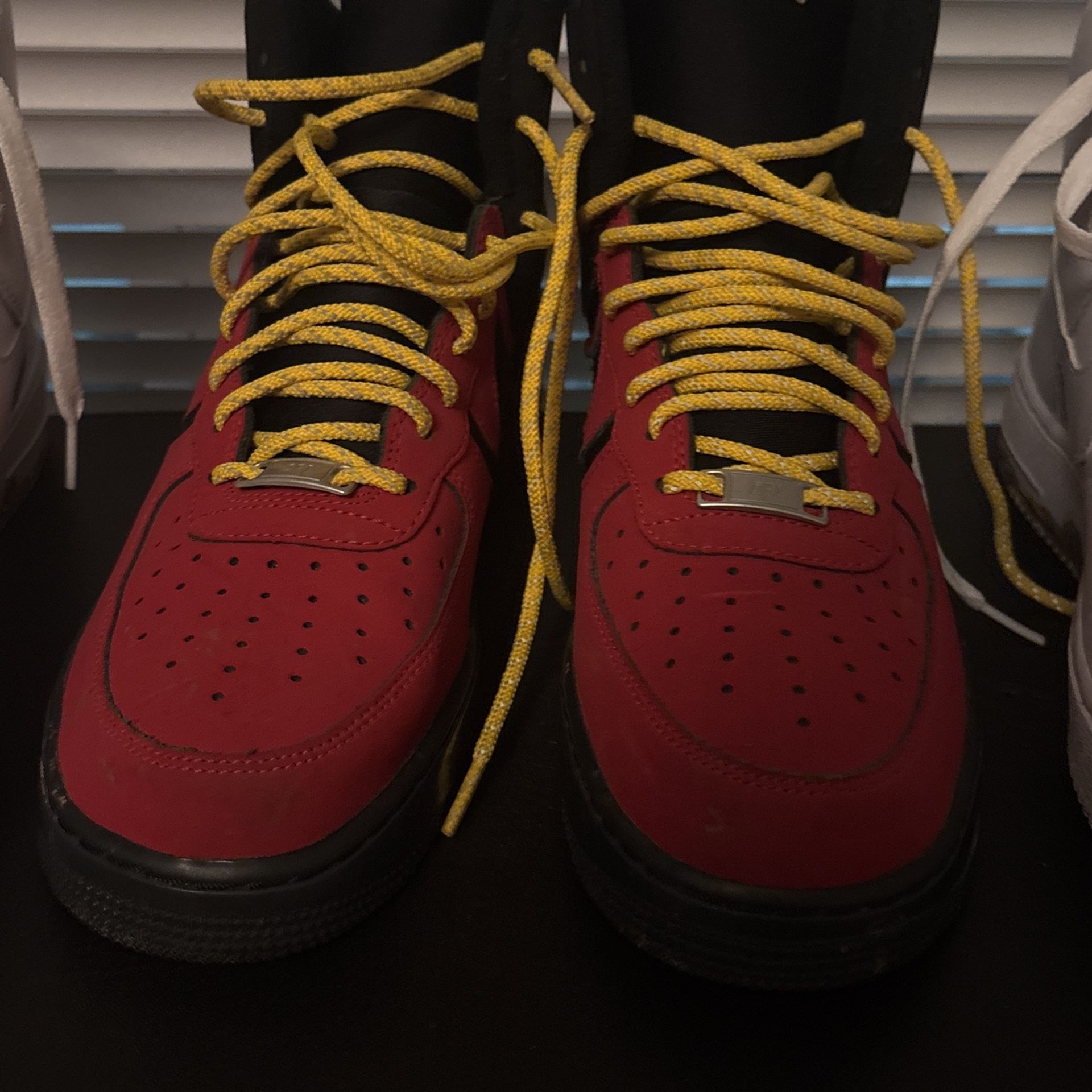 Nike Air Force 1 Supreme Bakin' High University Red Size 8men