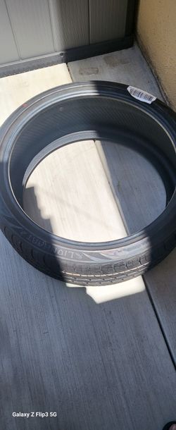 LionHeart Tire 225/35ZR 20