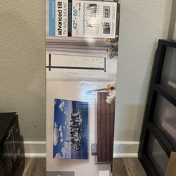 Tv Wall Mount 42”-90” Up to 150 Lbs