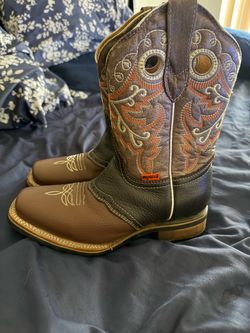 Boys boots