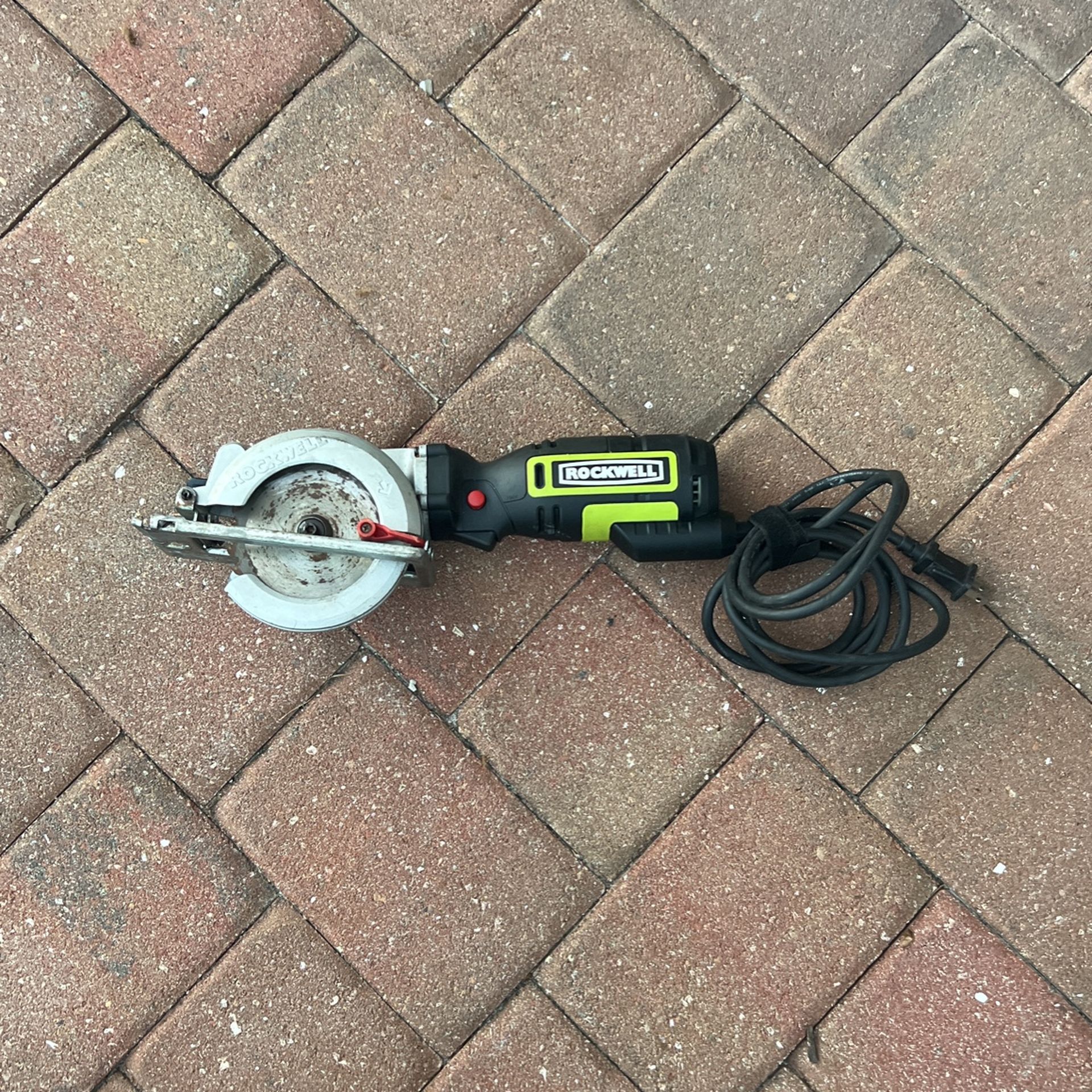 Rockwell 4-1/2” Compact Circular Saw 5Amp 120v