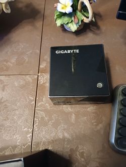 2 inch  Brix pro ultra compact pc kit bren new in the box i7  processor 16 gb ram 256 flas ssd  windows 10  witw offce