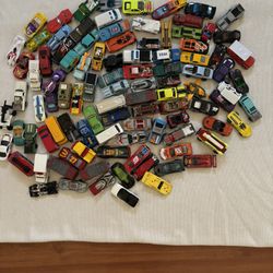 Lot Of 100 Hot Wheels