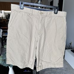 Tommy Hilfiger Men's Classic Fit Chino Short  Size 34