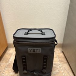 YETI Hopper Backflip 24 