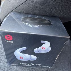 White Beats Fit Pro 
