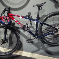 Trek Marlin 6 Gen 3 & Trek Helmet