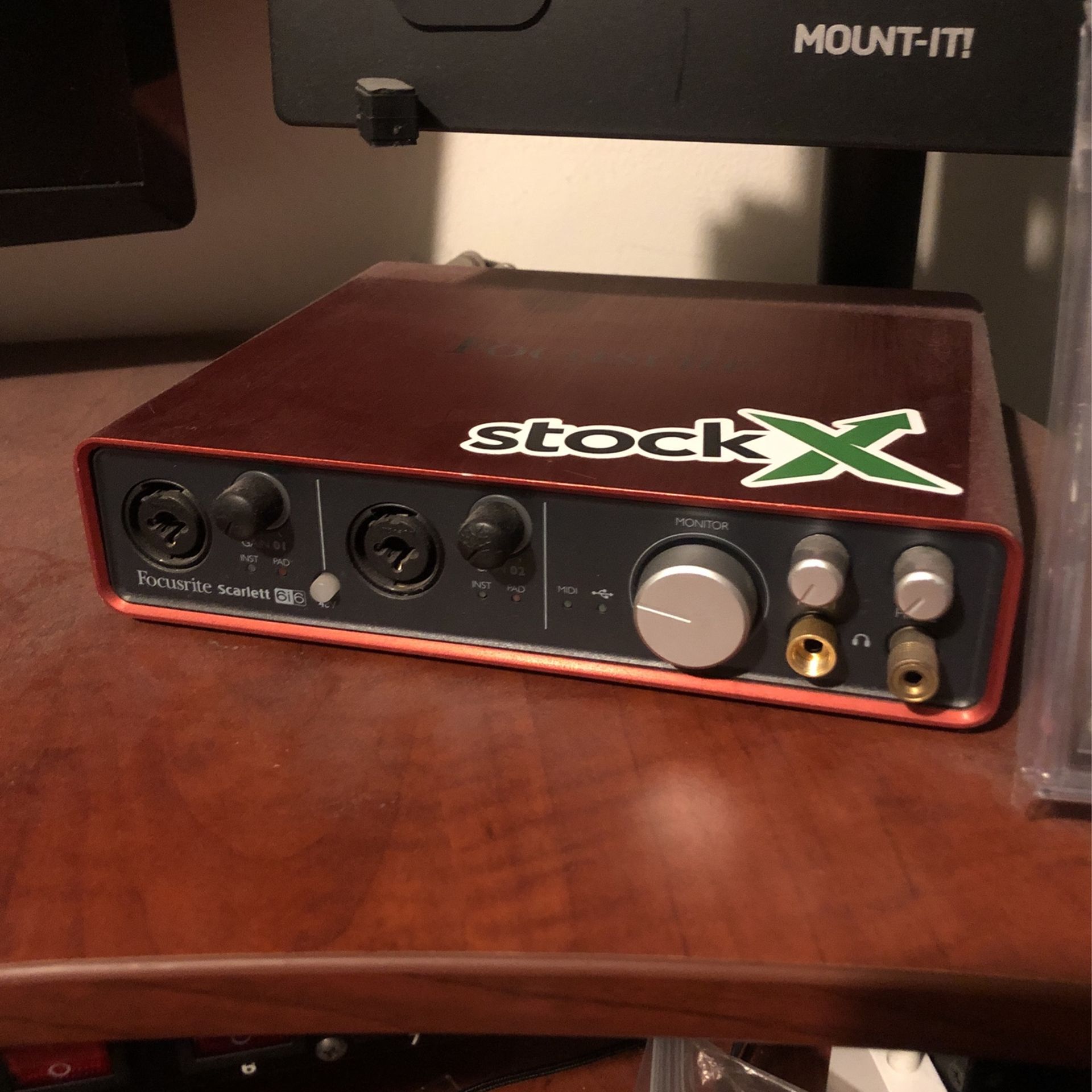Focusrite Scarlett 6i6 Audio Interface