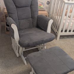 Rocking chair With Ottoman