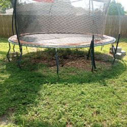 Trampoline 