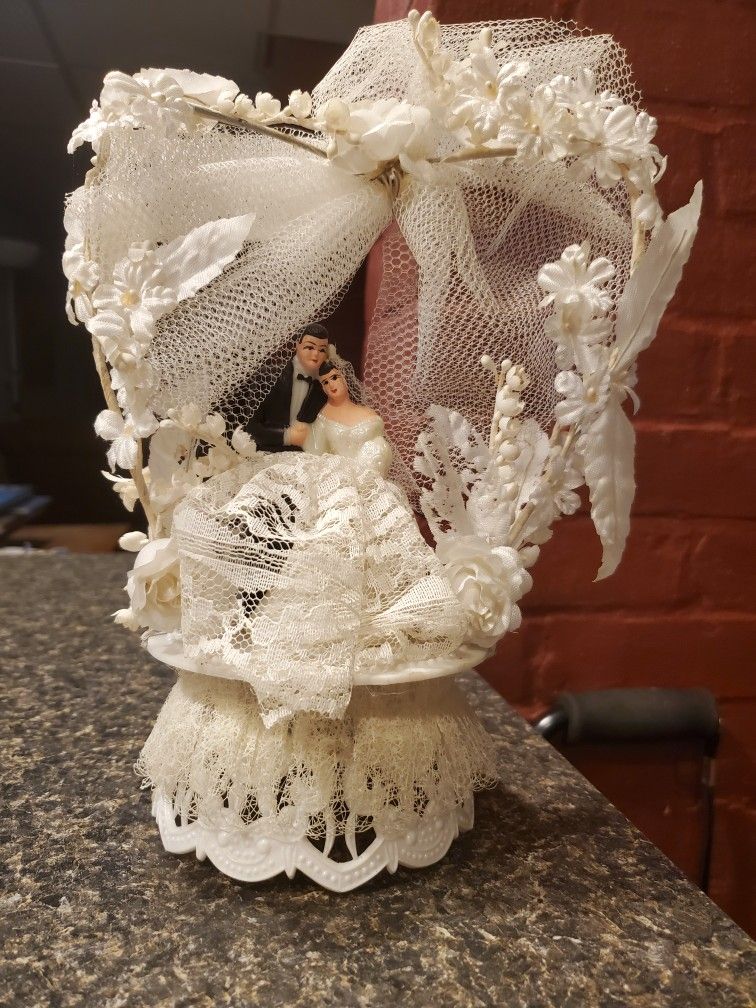 Vintage Wedding Cake Topper ('70s)