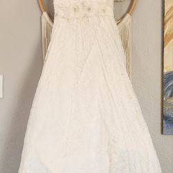 David's Bridal Size 12 Wedding Dress