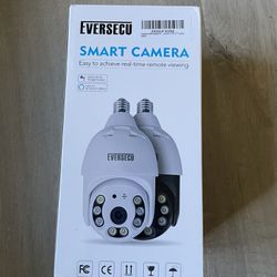 Eversecu 2K 4.0MP Wireless PTZ Security Camera w/ E26/E27 Bulb Connector Socket