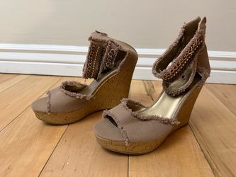 GUESS fabric wedge sandals 8.5