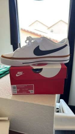 Nike court legacy