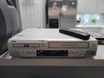 Sanyo DVW-6100 DVD/VHS Player With remote