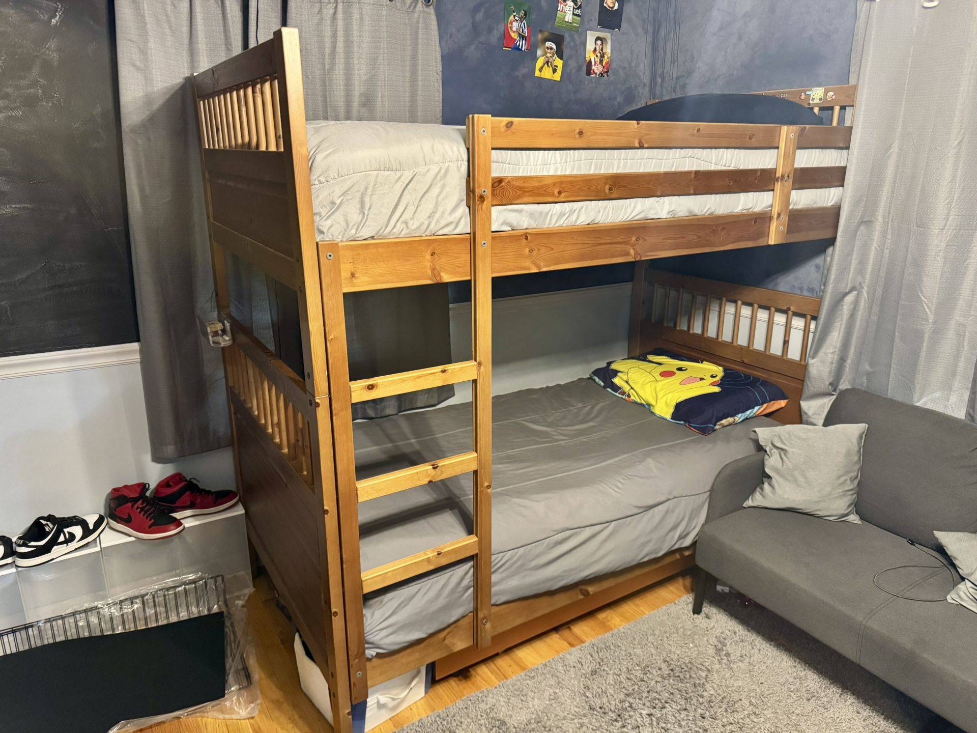 Twin Bunk Bed Set. Perfect Condition! 