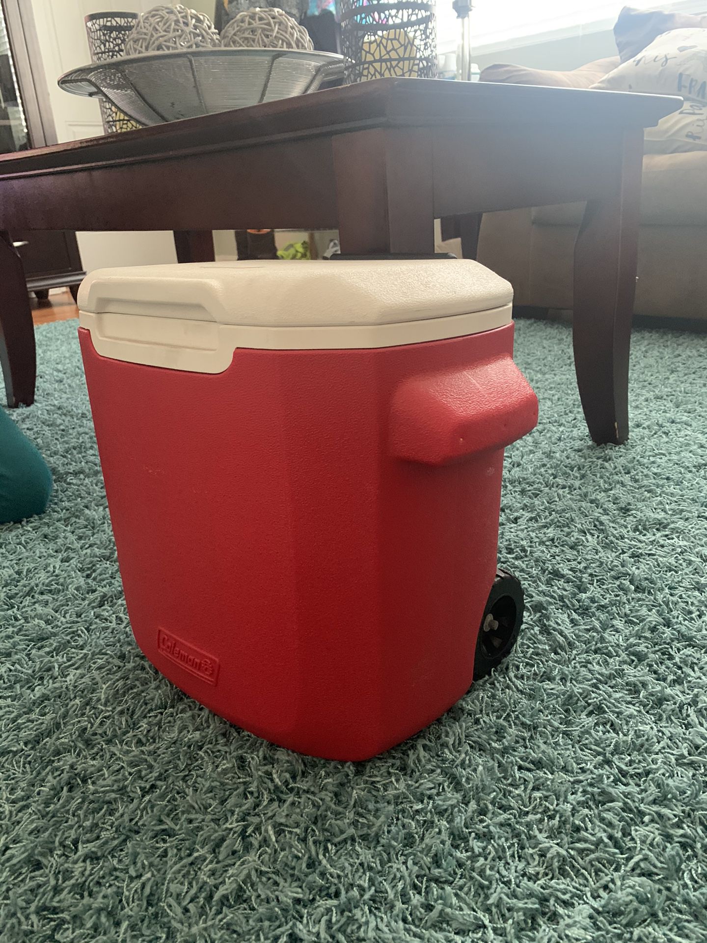 Small Coleman cooler with wheels